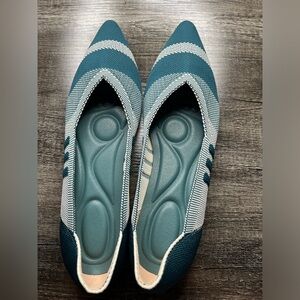 77. Women’s ballet Flats